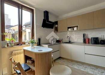 Three-room apartment Via Cesare Battisti, Carugate - photo 8