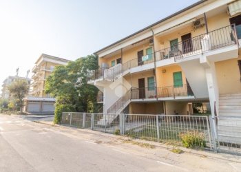 Two-room apartment Viale Adriatico, Ravenna - photo 12