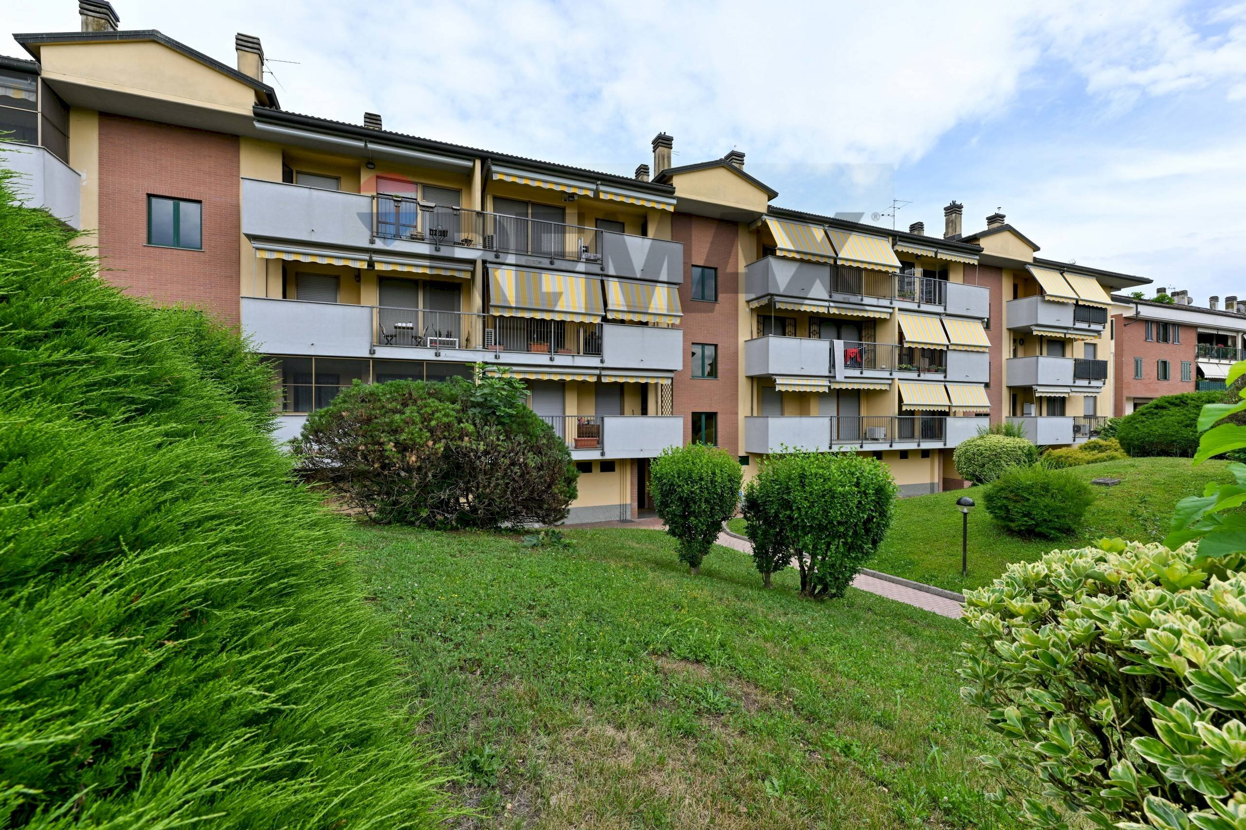 Edificio all\'aperto - Trilocale via sandro pertini
48, Settala - foto 3