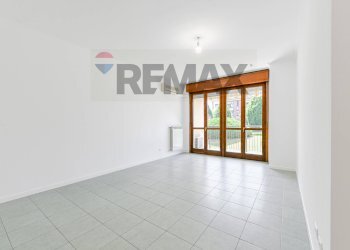 SOGGIORNO - Three-room apartment via sandro pertini
 
48, Settala - photo 6