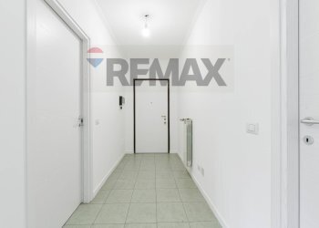 Hall / corridoio - Three-room apartment via sandro pertini
 
48, Settala - photo 15