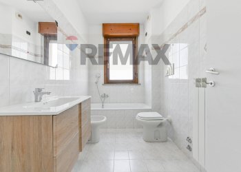 Bagno - Three-room apartment via sandro pertini
 
48, Settala - photo 19