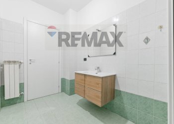 Bagno - Three-room apartment via sandro pertini
 
48, Settala - photo 25