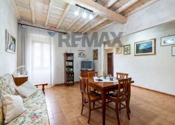 Sala da pranzo - Three-room apartment PIAZZA GIOSUE' CARDUCCI
1, Monterotondo - photo 6
