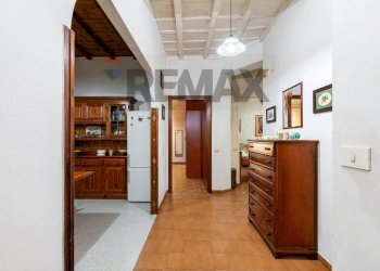 Hall / corridoio - Three-room apartment PIAZZA GIOSUE' CARDUCCI
1, Monterotondo - photo 11