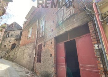 Edificio all\'aperto - Semi-detached house Via Misericordia
 
2, Gualtieri Sicaminò - photo 3