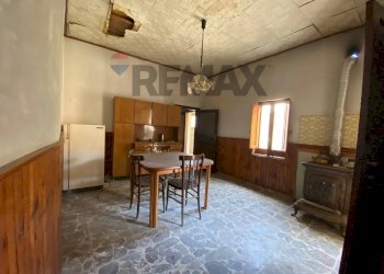 Sala da pranzo - Semi-detached house Via Misericordia
 
2, Gualtieri Sicaminò - photo 14