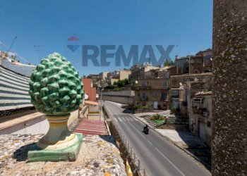 Edificio all\'aperto - Casa indipendente Via San Giovanni Battista
 
32, Caltagirone - foto 1