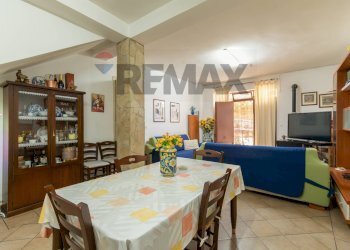 Sala da pranzo - Casa indipendente Via San Giovanni Battista
 
32, Caltagirone - foto 6