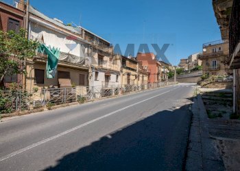 Edificio all\'aperto - Casa indipendente Via San Giovanni Battista
 
32, Caltagirone - foto 16