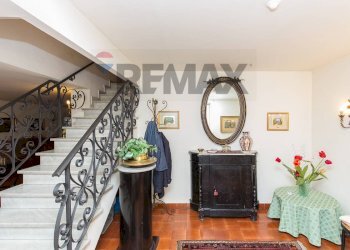 Scale - Villa Via Umberto, San Gregorio di Catania - foto 21