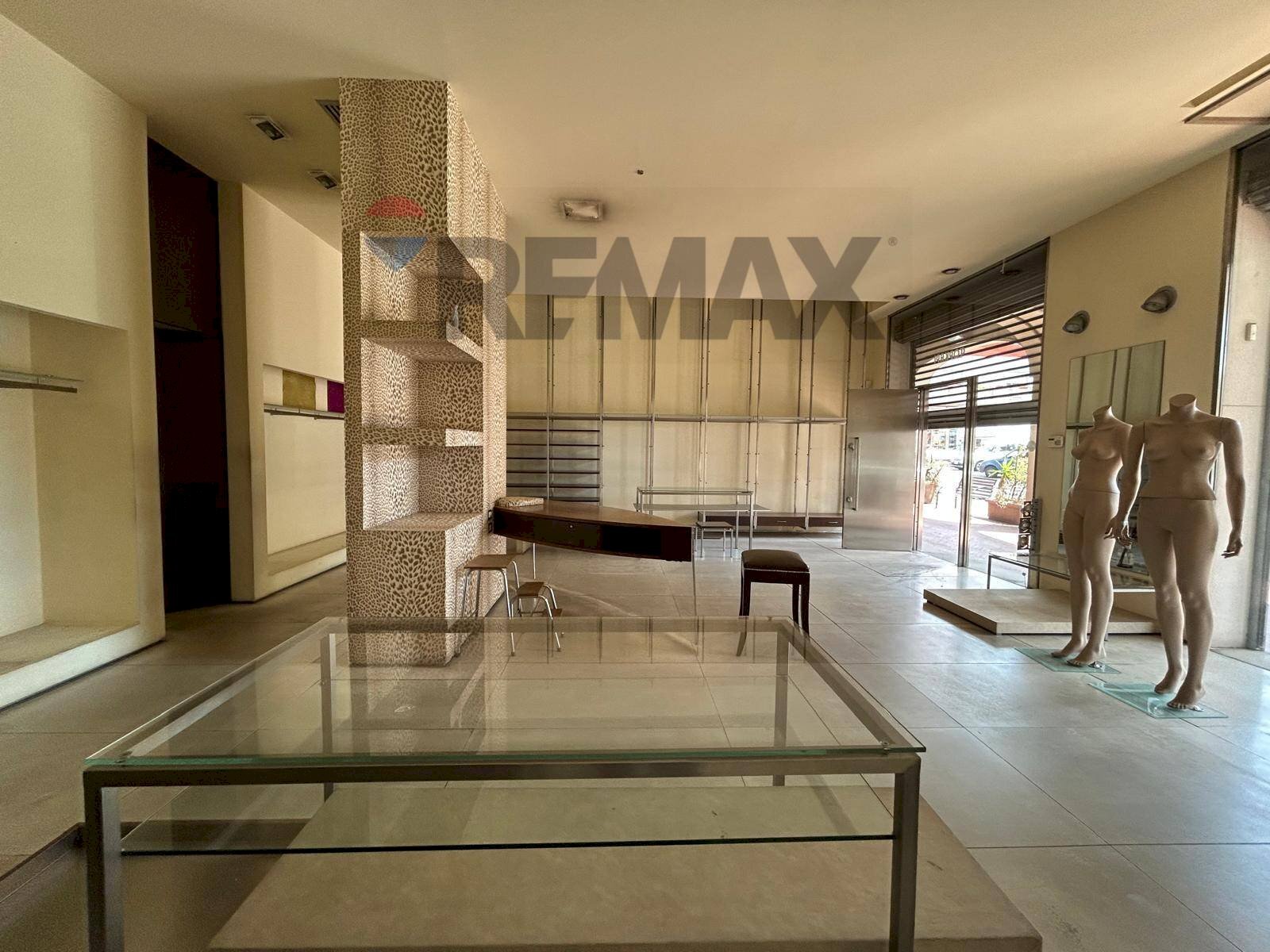 Ricezione / Lobby - Negozio Via Umberto
24, Sant'Agata Li Battiati - foto 3