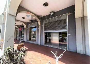 Terrazza - Negozio Via Umberto
24, Sant'Agata Li Battiati - foto 11