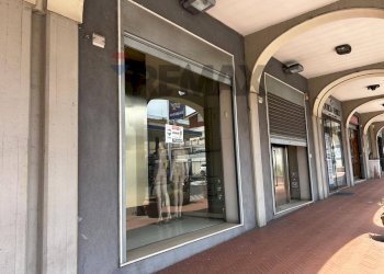 Ricezione / Lobby - Negozio Via Umberto
24, Sant'Agata Li Battiati - foto 13