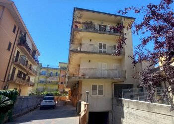 Edificio all\'aperto - Box Via Giovanni Pascoli
 
3, Caltagirone - photo 2