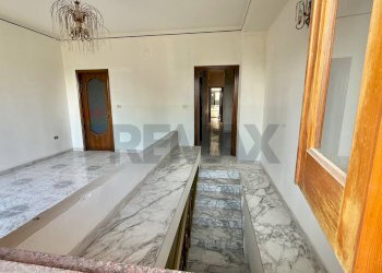 Hall / corridoio - Four-room apartment via Rossi
 
48, Zafferana Etnea - photo 16