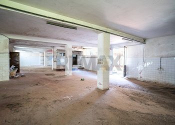 Parcheggio - Appartamento Via Vasco Pratolini
 
snc, Belpasso - foto 11