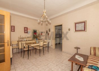 Sala da pranzo - Semi-detached house Via San Leonardo
 
31, Caltagirone - photo 2