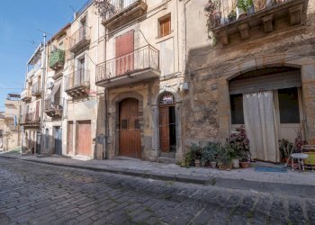 Edificio all\'aperto - Semi-detached house Via San Leonardo
 
31, Caltagirone - photo 3