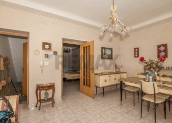 Sala da pranzo - Semi-detached house Via San Leonardo
 
31, Caltagirone - photo 11