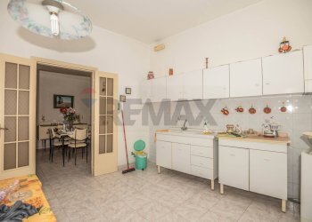 Cucina - Semi-detached house Via San Leonardo
 
31, Caltagirone - photo 13