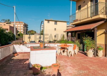 Terrazza - Casa indipendente Via Sebastiano Catania
 
286, Catania - foto 3