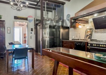 Cucina - Appartamento Piazza San Nicolò
 
23, Randazzo - foto 4