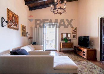 Soggiorno - Appartamento Piazza San Nicolò
 
23, Randazzo - foto 32