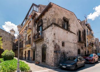 Edificio all\'aperto - Appartamento Piazza San Nicolò
 
23, Randazzo - foto 52