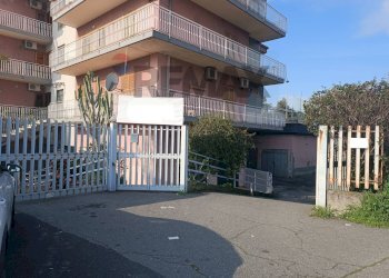 Edificio all\'aperto - Locale Commerciale Via Dafni
6, Aci Catena - foto 8