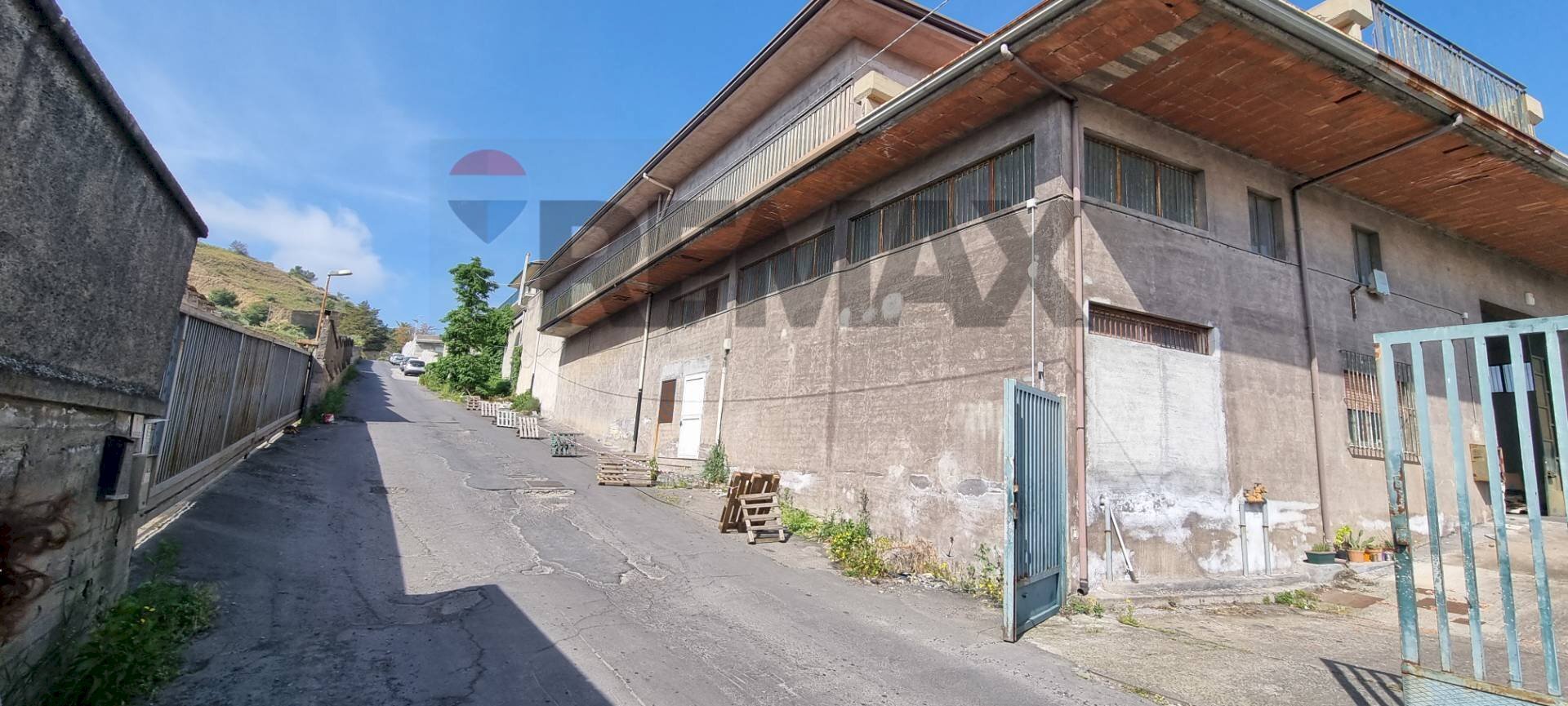 Casa all\'aperto - Capannone Via Giosuè Carducci
 
6, Motta Sant'Anastasia - foto 1