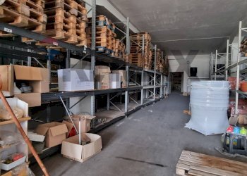 Dispensa di stoccaggio - Shed Via Giosuè Carducci
6, Motta Sant'Anastasia - photo 9