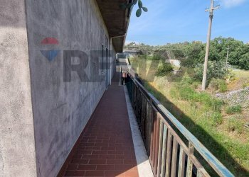 Balcone - Shed Via Giosuè Carducci
6, Motta Sant'Anastasia - photo 24