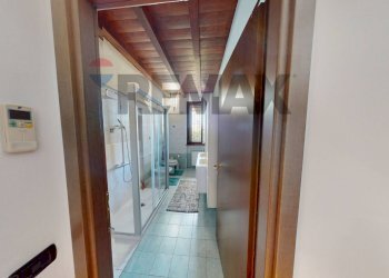 Hall / corridoio - Trilocale vittorio veneto
 
52, Vignate - foto 12