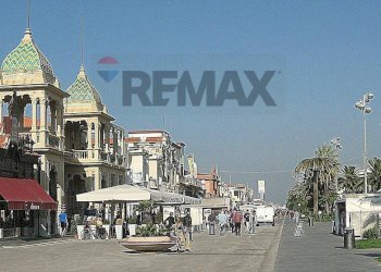 Edificio all\'aperto - Locale Commerciale Via Coppino, Viareggio - foto 10