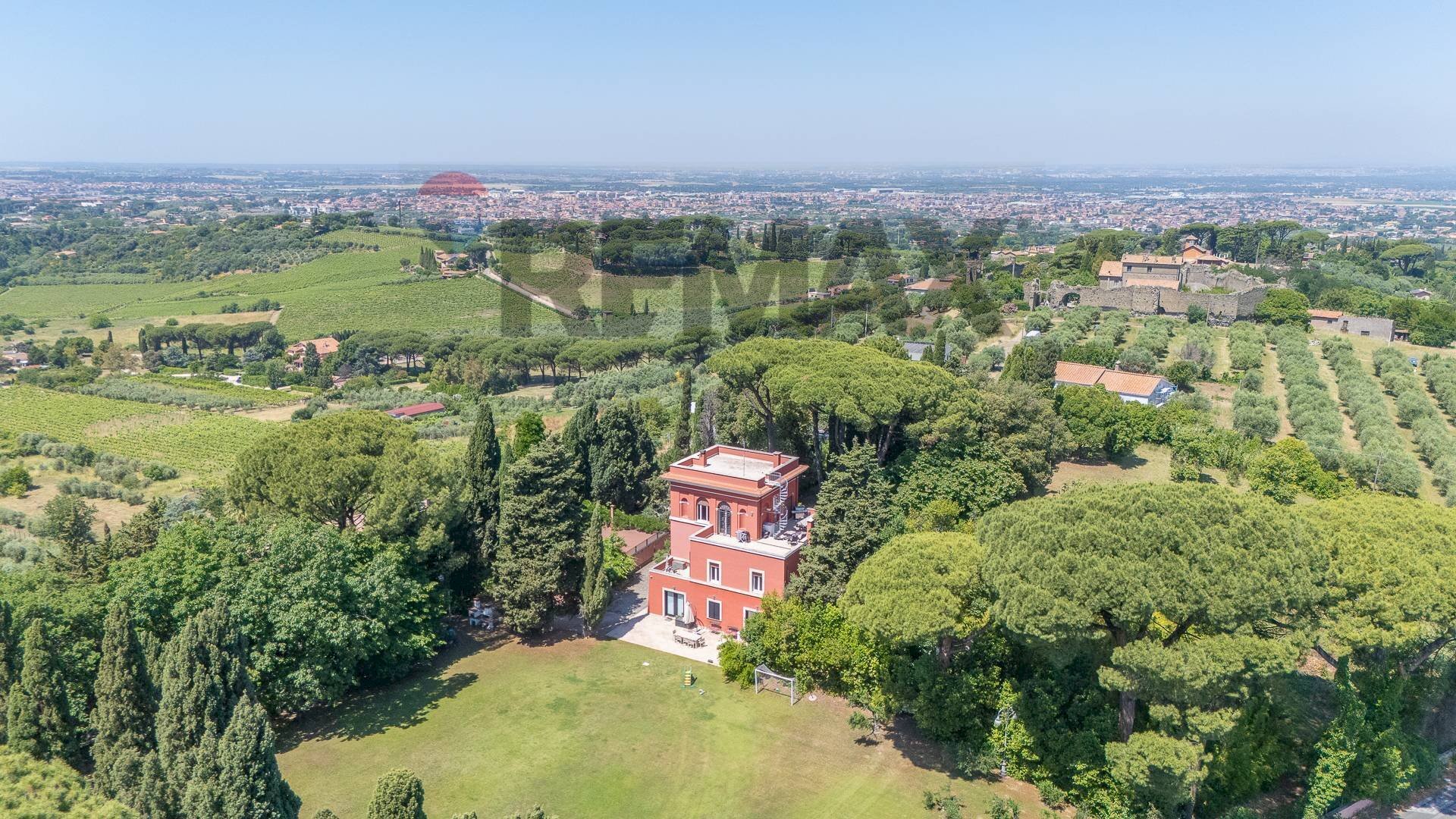 Vista delle montagne - Villa Via Anagnina
 
31, Grottaferrata - foto 1