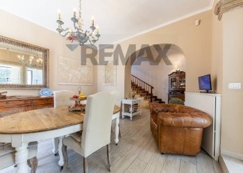 Sala da pranzo - Villa Via Anagnina
 
31, Grottaferrata - foto 4