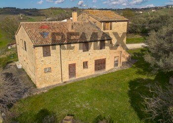 Casa all\'aperto - Semi-detached house Via Spescia
 
18, Cupramontana - photo 13