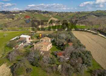 Vista delle montagne - Semi-detached house Via Spescia
 
18, Cupramontana - photo 16