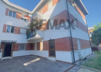Edificio all\'aperto - Three-room apartment VIA BEATO GIROLAMO GHERARDUCCI
 
16C, Recanati - photo 31