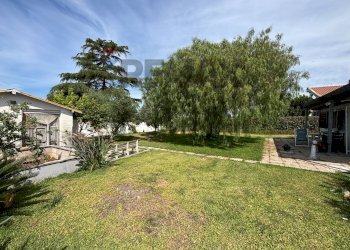 Giardino - Villa Via lago di como
 
1, Anzio - foto 9