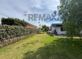 Giardino - Villa Via lago di como
 
1, Anzio - foto 13