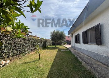 Giardino - Villa Via lago di como
 
1, Anzio - foto 14