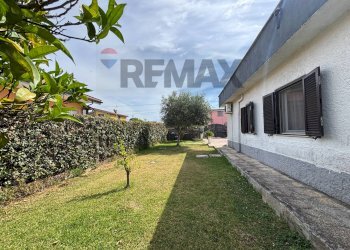 Giardino - Villa Via lago di como
 
1, Anzio - foto 15