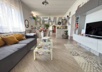 Soggiorno - Villa Via lago di como
 
1, Anzio - foto 19
