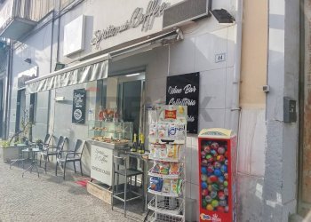 Edificio all\'aperto - Bar Tavola Calda - Fredda Via Massimo Stanzione
44, Frattamaggiore - foto 2