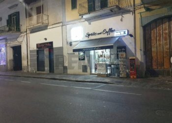 Edificio all\'aperto - Bar Tavola Calda - Fredda Via Massimo Stanzione
44, Frattamaggiore - foto 9