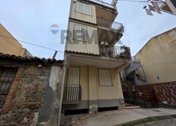 Edificio all\'aperto - Four-room apartment via Giuseppe verdi
 
40, Roccalumera - photo 36