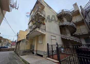 Edificio all\'aperto - Four-room apartment via Giuseppe verdi
 
40, Roccalumera - photo 37