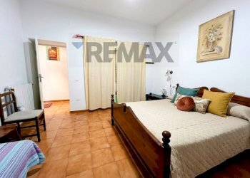 Camera / camera da letto - Three-room apartment via ingegner Porru
1, Tonara - photo 7